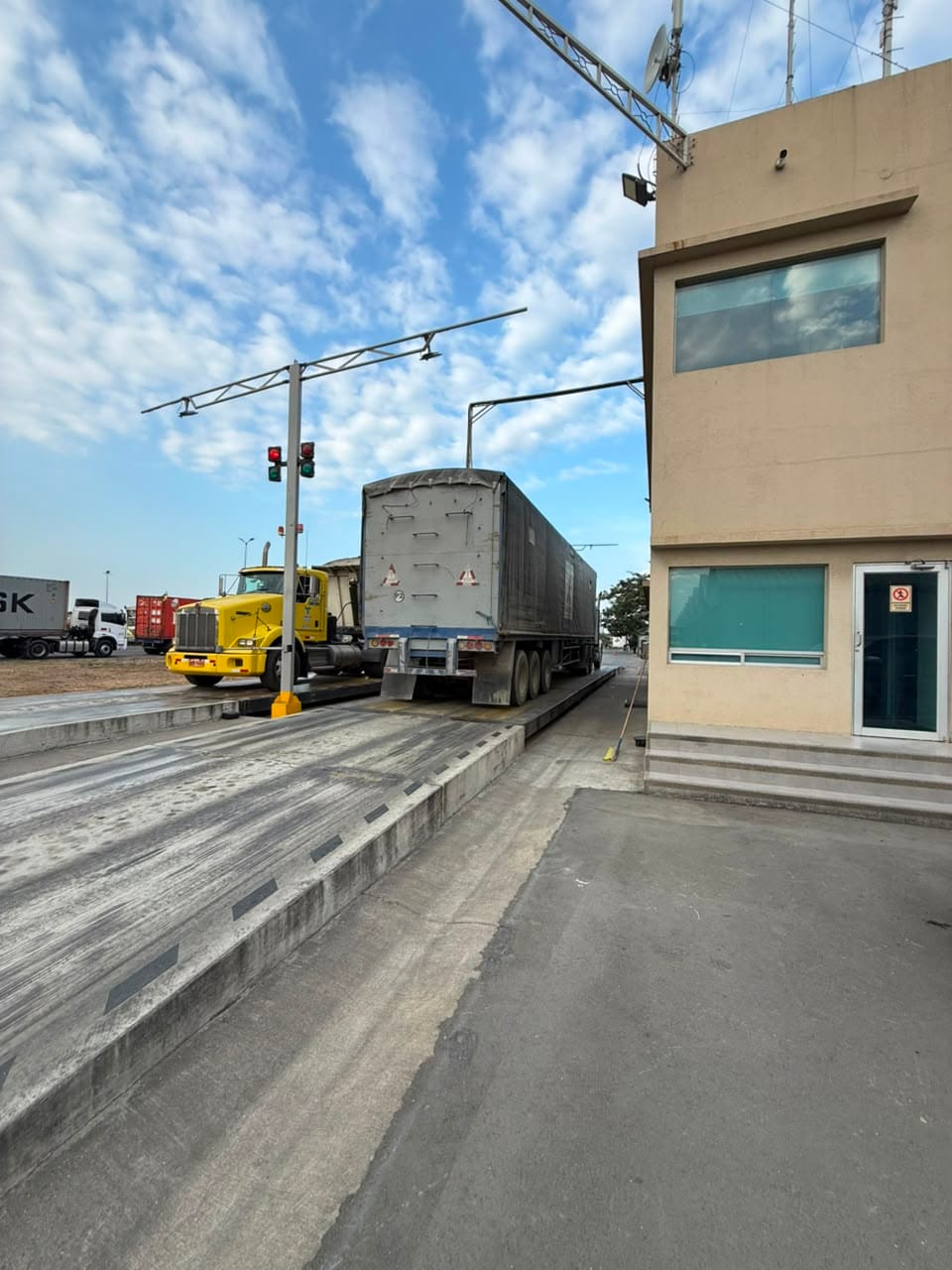 Truck on the weighbridge at Terminal Logístico Durán's gate control station